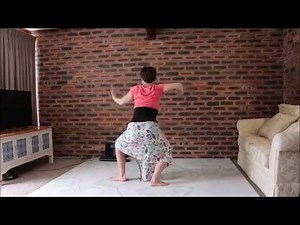 Belajar tari Bali Tari Baris dari belakang untuk latihan | Tari Baris Tunggal oleh bule Jane