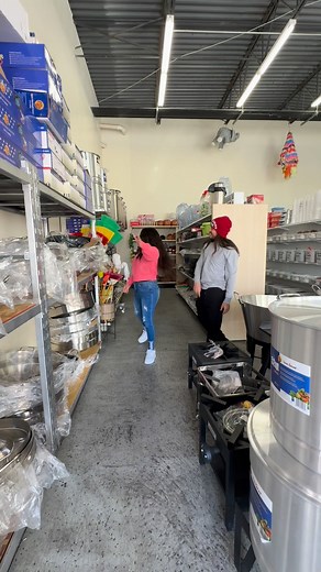 las escobas mas cool de utah. aqui en west ma imports ubicados en 2665 s redwood rd west valley | La Muchacha Utah