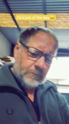 Windscreen Replacement for a Cracked Commodore | Augusta Undercar