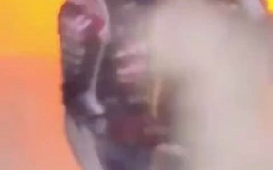 F1严重事故，从赛车撞上护栏，到燃起大火，再到车手被救出…… 这短短不到2分钟的时间