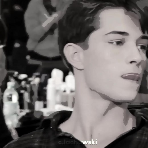 Francisco Lachowski's Stunning Ender: A Close Look at the Model's Performance