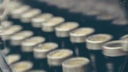 一把鍵盤從過去到現在，AZIO Retro Classic x 設計職人跨界合作一齊打造永恆經典~ 🛒 https://goo.gl/Gpo9bJ | 2000Fun遊戲