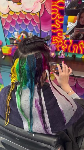 Love a cheeky hidden rainbow underneath brunette @manicpanicnyc hair dye is what I always use and people always ask me how it doesn’t bleed - 1) it’s the quality of the product and 2) if you let it process for 30 mins then rinse with cold water you won’t have issues with the Color’s running . I always suggest to blow dry or diffuse your hair after washing at home to avoid the colours running when your hairs wet ! The right shampoo - olaplex , Nak or manic panic will help the colours to stay in f