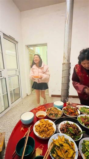 From Screen to Side by Side: A Mom's Happy New Year, 2026 Style (中文：屏幕到身边：妈妈的新年快乐，2026风格