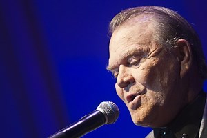 Go Inside Glen Campbell's Final Recording Session [Watch]