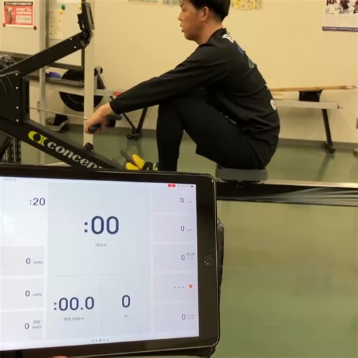 岐阜県スポーツ科学センター on Instagram: "岐阜県スポーツ科学センターの恵良です。 今回は、佐野靖典選手（パラローイング）のフィジカルサポートについて紹介させていただきます。 佐野選手は、来年度のワールドカップや世界選手権への出場を目指しており、私たちもその挑戦をサポートしています。 この日は、ローイング競技におけるパフォーマンス指標である2000mTTを推定するためのテストやローイングエルゴを用いた高強度インターバルトレーニング（HIIT）に取り組みました。 HIITは、11月にフィットネスチェックサポートで実施した漸増負荷試験で測定された最大無酸素パワーを基準にプログラムを作成しています。 これからも、定期的にコンディションを把握し、国際大会で良いパフォーマンスが発揮できるようしっかりサポートしていきます。 #岐阜県スポーツ科学センター #gssc #パラローイング"