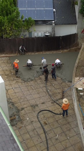 POV: Just another day turning blueprints into reality. 🏗️🔥 This is what a “regular” day in construction looks like. No filters — just progress, teamwork, and a vision slowly becoming something you can actually walk into. Every wall we frame, every detail we adjust, every decision on-site… it all matters. Because we’re not just building structures — we’re building someone’s future home, investment, or dream space. If you’re thinking about starting your next project, this is your sign. Let’s bui