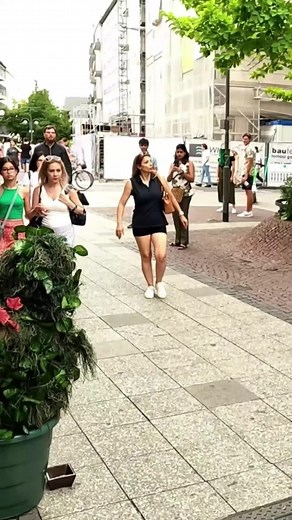 She got very Scared!!! Insane Screams!! Bushman Prank!