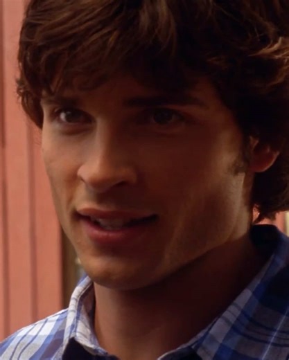 Tom Welling and Penn Badgley: A Character Comparison