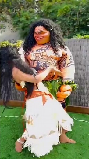 How To Put On Princess Moana Mascot Costume