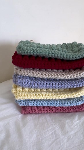 Crochet Makeup Bag: Making vs Finishing