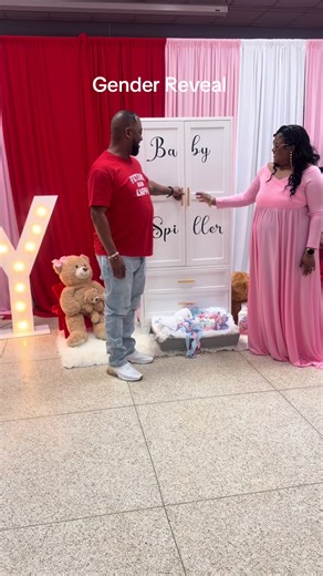 Exciting Baby Spiller Gender Reveal