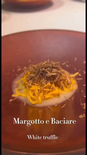 𝓜𝓪𝓻𝓰𝓸𝓽𝓽𝓸 𝓮 𝓑𝓪𝓬𝓲𝓪𝓻𝓮 on Instagram: "🍄✨ 白トリュフシーズン ✨🍄 一年の中で最も贅沢な季節が、ついに始まりました‼️ 「白トリュフ・お料理・お飲み物・税サすべて込み」で お一人様 ¥40,000 の “All-Inclusive Course” をご用意🥂 シャンパーニュや厳選ワインを含めた贅沢な内容を、 追加料金を気にせずゆったり楽しめる特別プランです。 記念日・デート・接待など、どんなシーンでも安心してご利用いただけます✨ 今年の白トリュフは香り高く、芳醇で、まさに今が食べ頃。 大切な方と、最高の一皿をぜひお楽しみください💋 🍄✨ The Peak of White Truffle Season ✨🍄 Indulge in our All-Inclusive Course – ¥40,000, featuring exquisite white truffle dishes paired with Champagne & fine wines. Everything is included — cuisi