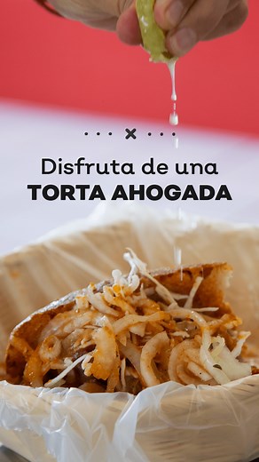La torta ahogada es uno de los platillos jaliscienses más populares y buscados. Su birote saladito y crujiente, carnitas del cazo y salsa especial son toda una experiencia para el paldar, ¿ya la has probado? #JaliscoEsMéxico | Jalisco Es Mexico