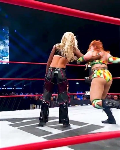 #JamieHayter gives #JuliaHart a taste of HAYTERADE! #AEWCollision