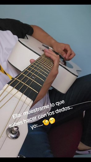 Cortinas Guindas - Crecer Germán: Música Regional Mexicana