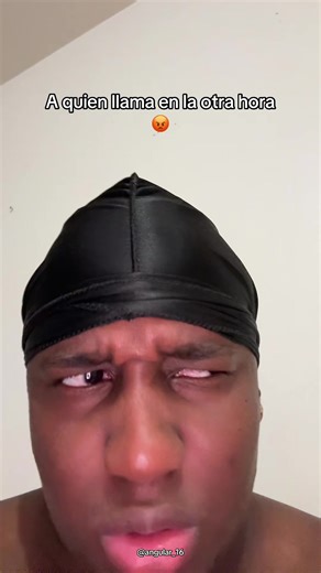 A quien llama en la otra hora 😡#a #quien #llama #ustedesyasaben #claro