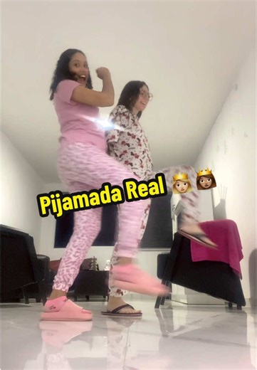 Es una pijamada real! 👸🏼🤣👸🏽🥰 #pijamachallenge #backyardigans #friends #friendship #night #bestfriend #bestie #girls #girlfriend #teamwork #contentcreator