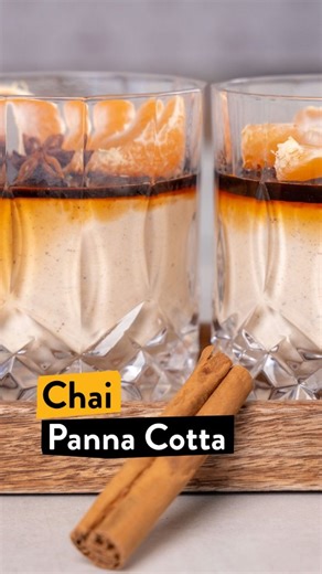 SONNENTOR on Instagram: "Du suchst noch ein Dessert fürs Weihnachtsessen, das Eindruck macht – aber kaum Aufwand braucht? ✨ Diese Chai Panna Cotta lässt sich wunderbar vorbereiten, ist cremig, fein gewürzt und passt perfekt zum Weihnachtsmenü. 🎄 Ideal für alle, die an den Feiertagen lieber genießen als stundenlang in der Küche stehen ⬇️ 500 ml Schlagobers 5 g Agar Agar 1 TL Maisstärke 1 TL Vanillepulver 20 g Roh-Rohrzucker 1 Prise Ayurvedisches Zaubersalz® 2 Beutel Weihnachts Chai 🌟 Topping: C