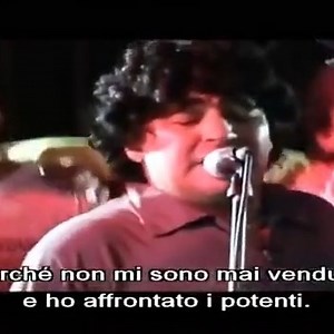 🎂 Buon compleanno Diego 🌹 🎶 E nel ricordo di Maradona, eccolo che cantava 'La mano de Dios': da BRIVIDI!💙 | CalcioNapoli24.it