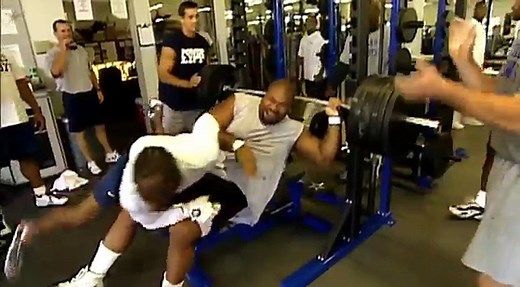Larry Allen 700 pound bench press - Hall of Famer