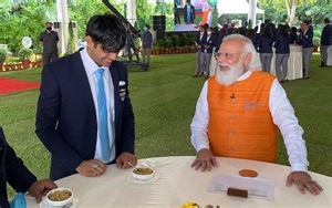 Exclusive Pictures! PM Modi meets Olympians who made India proud!