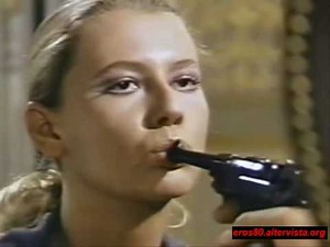 Daniela Poggi e la pistola