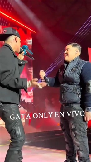 CRIS MJ X FLOYYMENOR 🔥 VEVO PARMFOMANCE NEW SONG GATA ONLY 🎶 MIX 🇲🇽 #crismj #floyymenor #fyp #live