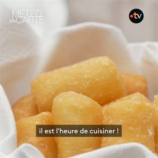 La parfaite côte de bœuf avec pommes dauphine ! Le chef Frédéric Vardon vous régale avec sa version de la côte de bœuf. Mais comment la cuire à la perfection et comment réussir de délicieuses pommes dauphine maison ? Les réponses avec Anaïs Kerdraon. #Météoàlacarte #culture #metier #cuisine | Météo à la carte