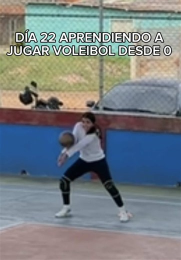 volviiiieronnnn las prácticas, cada entrenamiento aprendo algo nuevo, así me vaya mal me queda de aprendizaje lo que debo mejorar para la siguiente práctica, cada día me emociona más aprender en @Chourio academia 👏🏻👏🏻 #voleibol #voleibolfemenino #aprendiendodesde0 #mancheta #ciudadojeda