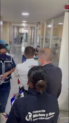 La Fundación Michou y Mau para Niños Quemados publicó un video donde Jazlyn Azulet, la bebe cuya abuela le salvó la vida en la explosión de la pipa de gas en Iztapalapa, Ciudad de México, es egresada del Centro Médico Nacional Siglo XXI para llevarla a Estados Unidos a recibir atención especializada. Hizo un reconocimiento especial a Alicia Matías Teodoro por haber salvado a su nieta. Alicia falleció a consecuencia de las graves quemaduras que sufrió | Seth Rojas Molina