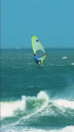 Epic Windsurf Battle! ‪@deslagomdomburg‬ 2025 🚀#windsurfing #northsea #contest