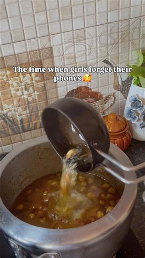 POV: Phone missing → MasterChef loading… 😂🍜 #foodshorts #cookfood #food