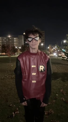 grace on Instagram: "but the costume is too tight to remove!! #xiirot #starfire #starfirecosplay #starfireandrobin #robinandstarfire #teentitanscosplay #teentitans"