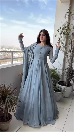 #Model gray frock design😍