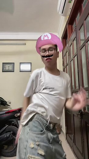 Viral video: Hilarious pants falling dance moment!