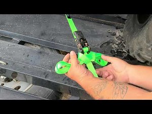 How to tie off ratchet straps. 2 methods in 4 minutes.
