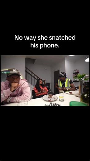 She wilding #damii #fyp #twitch #clip | grabbing his phone