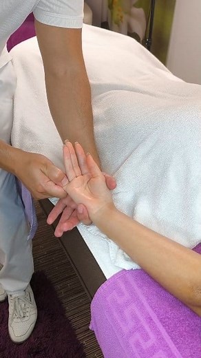 Hand massage - massage Training in video lesson. My massage is different from the classic techniques you’ll find in Europe or the USA. My method is a unique combination of effective, easy-to-apply techniques that work for any client. 👉 Learn more at massagelessons.org and join my online course “Professional Massage Therapist”. It includes 11 essential massage styles, all built on my signature method, developed over 18 years of practice with real clients. My approach: ✔️ Works for both gentle re