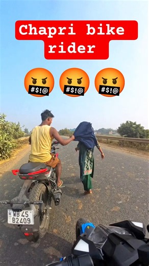 bike rider vs chapri | KTM Duke 390 | random bike rider | road rage | #ktmindia #shortsvideo 😤😤😤