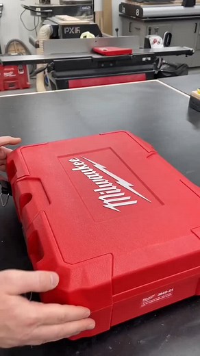 Nivel láser 360° Milwaukee #milwaukee #milwaukeetools #nivellaser | El Percutor