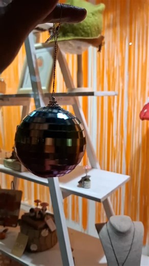 Christmas has landed !! 🎄 . . This year we decided to go for a gingerbread, candyland theme!! The 5ft gingerbread house is all handmade using recycled materials! The tree has a full mix of fun candy themed and unusual decorations come and take a look! 🍬 . . #candyland #gingerbread #Christmas #christmaswindow #windowdisplay #display #colourful #smallbiz #smallbusiness #smallbusinessuk #candylandtheme #christmastime #christmastree #christmasgifts #santa #fatherchristmas #christmastime #familytim