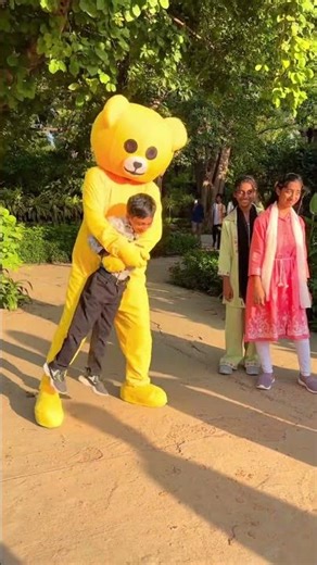 “Lodhi Garden Mein Ek Teddy Bear Ne Sabko Hasaa Diya 😂 | Cute Reactions!”