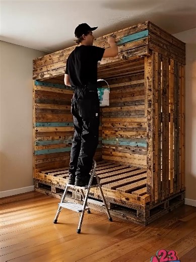 Cozy Reading Nook from Pallets: Easy DIY Project