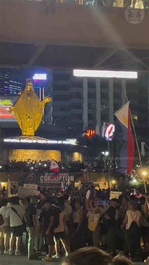 Filipinos at EDSA Shrine 🇵🇭 | When In Manila