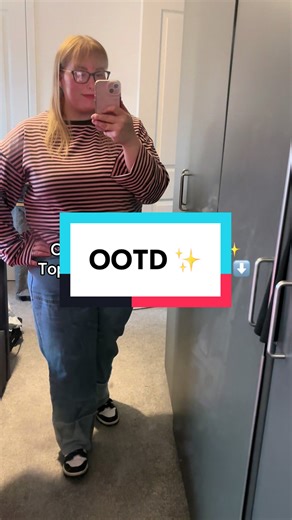 Casual Plus Size OOTD: Comfy Top & Wide Leg Jeans