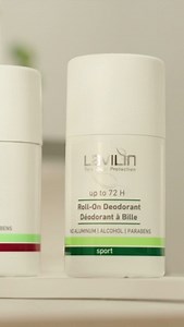 天氣已經這麼熱，舉個手就有味道 您還在找適合自己的體香淨味產品嗎？ 如果您喜歡使用感清爽濕潤，容易均勻塗抹， 一次塗抹就可以長效淨味72小時的產品， 那您一定要試試看蘭味蓮Lavilin 的這款體香滾珠💕 🩵蘭味蓮72小時持久腋下體香滾珠🩵 暢銷全球40餘年，不含鋁鹽， 堅持使用天然萃取成分以及特殊技術， 讓您容易出汗的肌膚毛孔不會堵塞， 可以維持清爽舒適一整年🍋 您的體味煩惱就交給狐臭救星 「蘭味蓮」 吧😉 #狐臭 #體香劑 #體香滾珠 #滾珠體香 #香氛 #無鋁鹽 #除臭 #淨味 #蘭味蓮 #lavilin #天然體香膏 #蘭味蓮體香膏 | Lavilin Taiwan