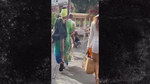 Ben Affleck and Jennifer Lopez Jewelry Shop in Capri, But No Ring Yet