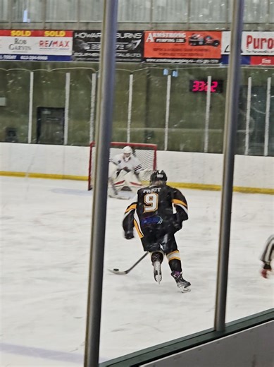 hard work out there today girls!!! @averyp25256 with 2 nice goals too! proud hockey mom! ♥️🏒🎯 #girlshockey #hockeyhighlights #hockeytiktoks