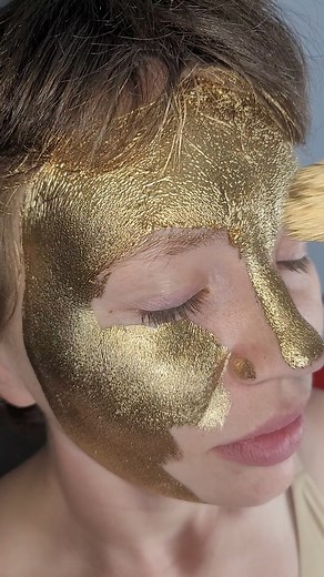 Step into the realm of opulence with Lana Chromium's gold bodypainting. 🌟 🎨 Bodypaint by @lana_chromium Lana Chromium | Find me on TikTok - lana_chromium Video featuring 💡 @whoisbrexit 💡 Gold bodypaint photoshoot experience: www.LanaChromium.com 📸 If your body were dipped in liquid gold, what emotions would you feel? ✨ #goldmakeup #goldbodyart #celebritymakeupartist #LanaChromium | Fine Art, Bodypainting & Airbrush Make-up / bodyart by Lana Chromium